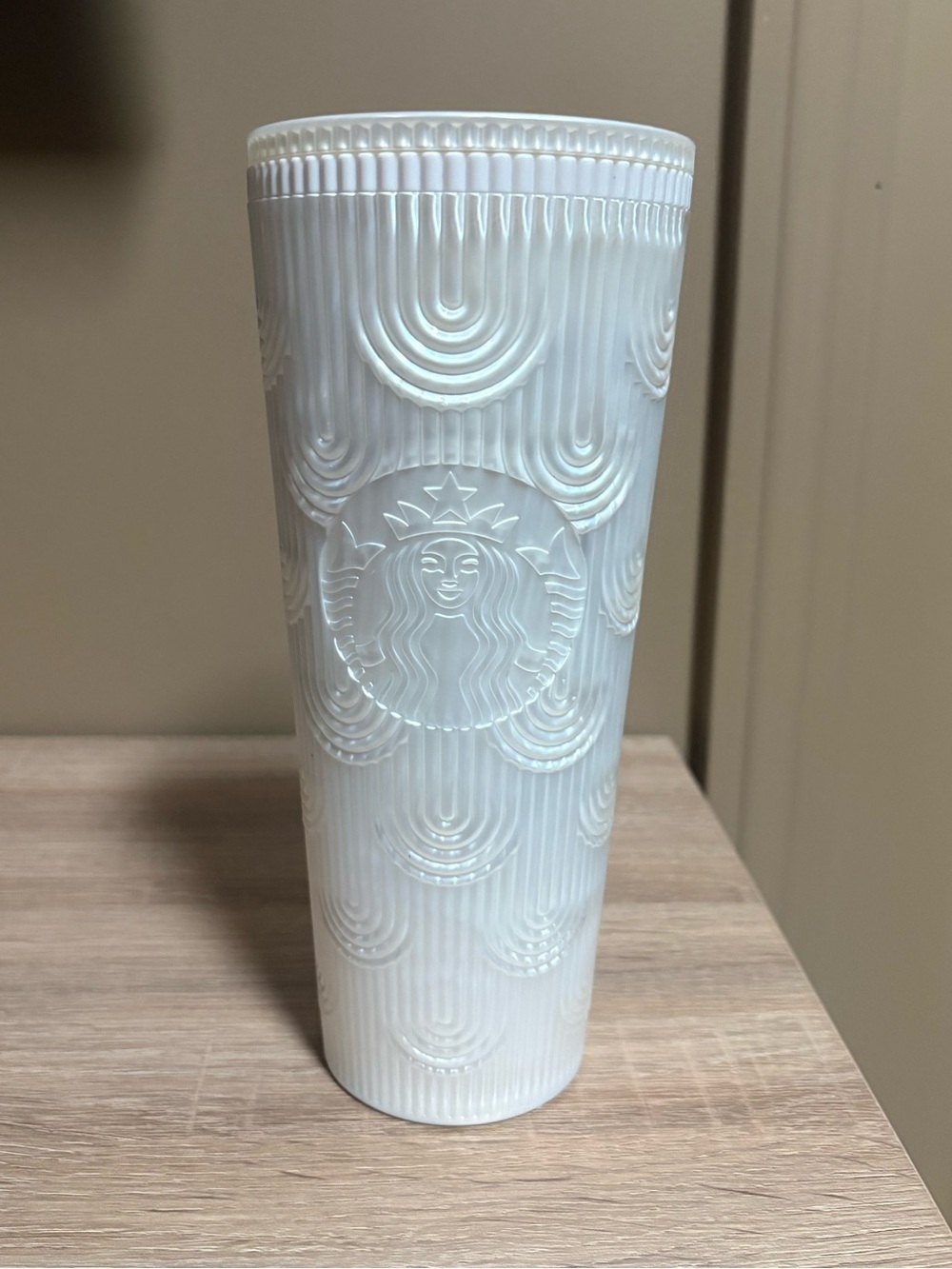 Starbucks Pearl White Mermaid Scales Venti Tumbler 24oz